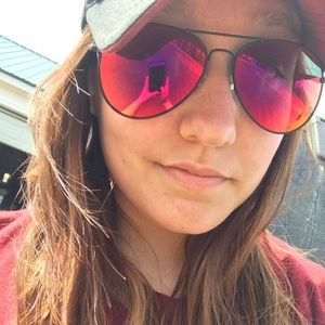 Meet your Posher, Alison